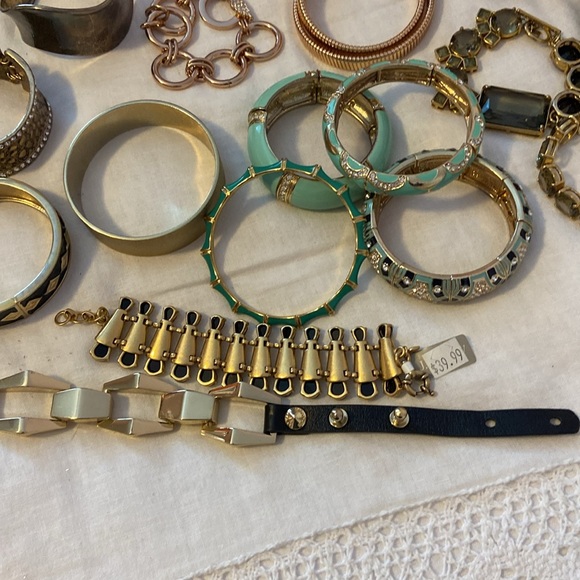 Brackets - Picture 2 of 10